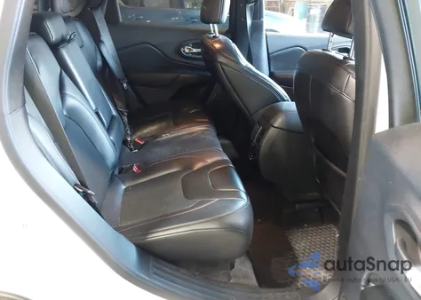 2019 Jeep Cherokee Trailhawk from USA, damaged, VIN 1C4PJMBX6KD478495